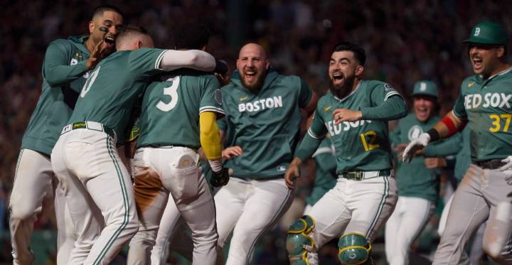 Yankees Rivalry Roundup: Jays keep pace, Red Sox clinch