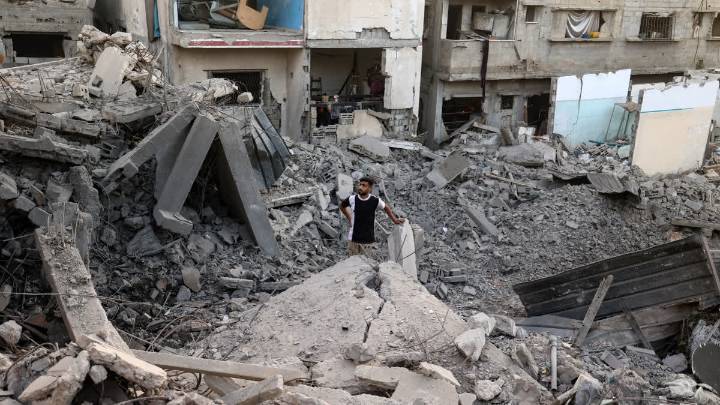 Hamas Urges Israel To Halt Strikes As It Searches For Two Hostages