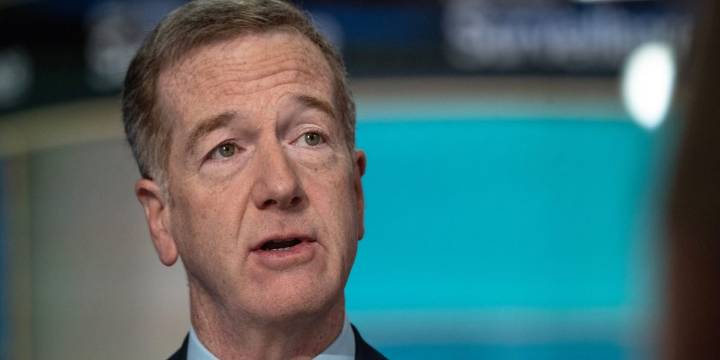 Top analyst says you weren't crazy for thinking the economy felt worse than it looked the last 3 years. The 'rolling recession' just ended