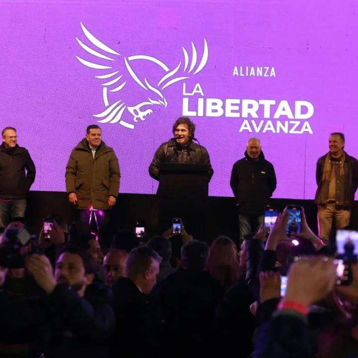 Los cálculos del oficialismo: el "empate técnico", el temor al ausentismo y la presencia de Milei en el búnker