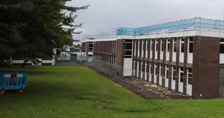 High school to close as staff strike over claims of 'bullying' headteacher