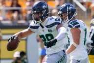 Seahawks' George Holani turns the Steelers' blunder on a kickoff into a TD as Seattle wins 31
