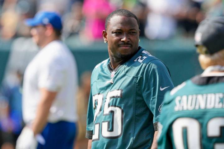 Eagles Legend LeSean McCoy Announces New Career Step After FOX Firing Can LeSean McCoy bounce back stronger after FOX firing? Discover his new role and journey beyond football. Shivangi Agrawal 2 hrs 