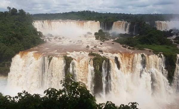 Descubrieron signos de una civilización desconocida en las Cataratas del Iguazú