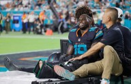 Dolphins' Tyreek Hill carted off vs. Jets with serious leg injury