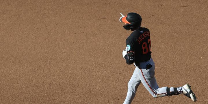 Jeremiah Jackson has 3 hits to extend streak to 12 games