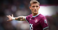 DT de Burnley tomó radical decisión con Oliver Sonne para partido ante Nottingham Forest