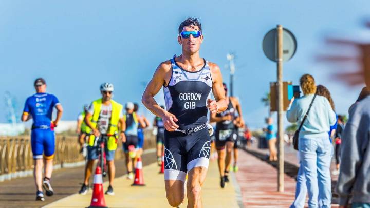 El VI Triatlón 'Ciudad de San Fernando' reunirá a casi 200 deportistas en Camposoto