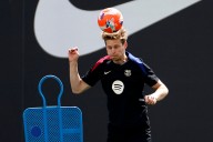 De Jong, única novedad en el Barcelona para enfrentarse al Newcastle