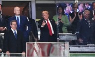 Trump recibe aplausos y abucheos durante su visita al Yankee Stadium por conmemoración del 11 de septiembre