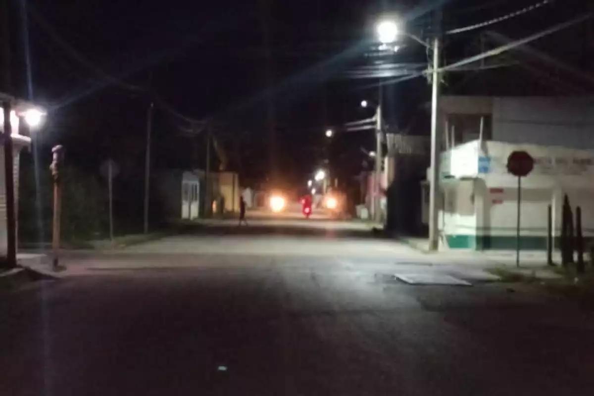 Cinco horas sin luz en Sabancuy: pobladores reclaman transformadores y cables nuevos