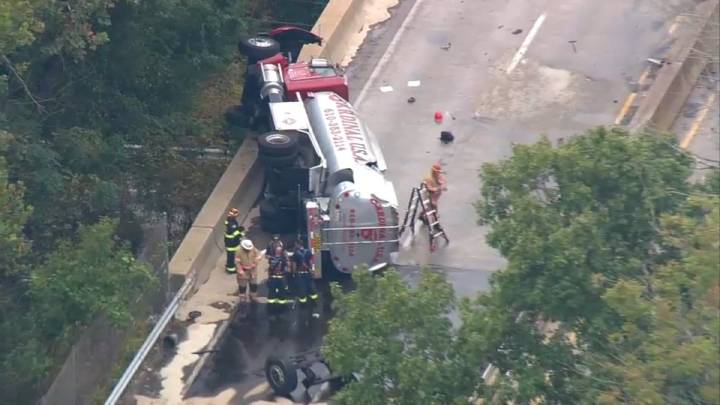 Cement truck loses control, flips over on I-495 in Delaware – NBC10 Philadelphia