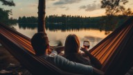 'Staycation': la tendencia vacacional que crece en medio de la incertidumbre económica
