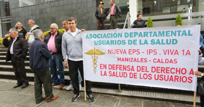 Usuarios de Nueva EPS exigen soluciones tras cierre de servicios en Manizales, esto alegaron en su sede