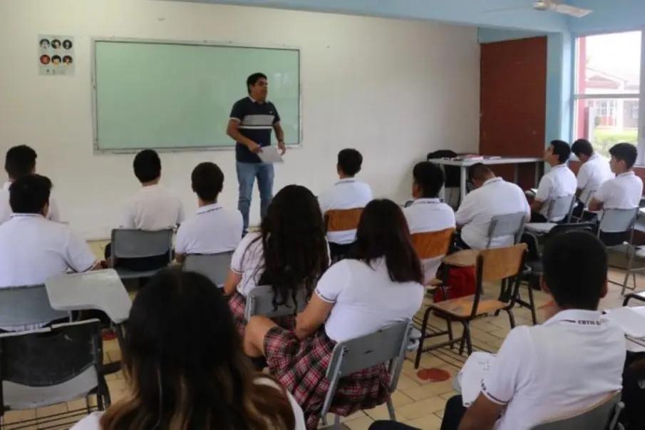 Padres de familia denuncian que las fallas eléctricas en escuelas es por falta de planeación