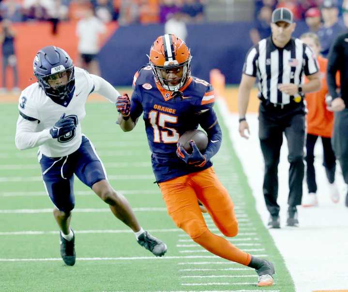 After receiving NFL Hall of Famer’s gloves, Syracuse football’s Darrell Gill Jr. wins ACC receiver of the Week