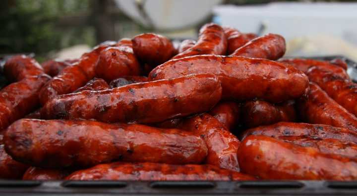 Ordenan retiro inmediato de famosa marca de chorizos del mercado por peligroso componente: conoce los detalles