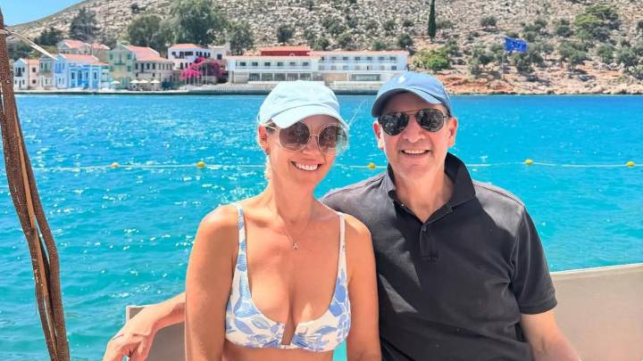 Basil Zempilas: WA Liberal Party leader enjoys sunny family holiday in Greece