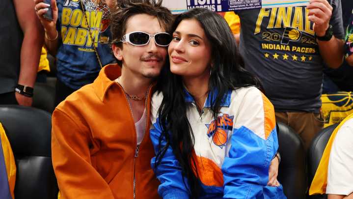 Signs Kylie Jenner & Timothée Chalamet's Relationship Is On The Rocks