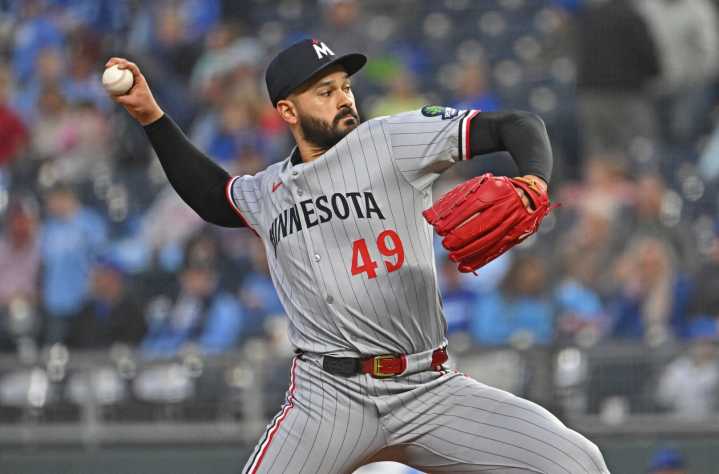 López has strong return, but Twins fall to Royals in Kansas City