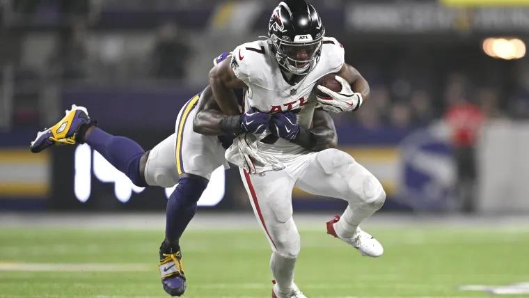 Falcons vs. Vikings results: Bijan Robinson goes off, J.J. McCarthy struggles as Atlanta picks up big primetime win