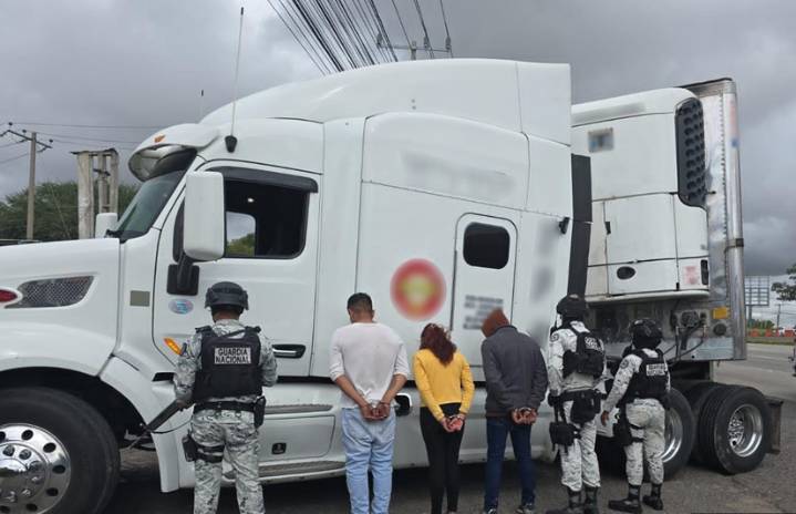 En Querétaro, Guardia Nacional recupera dos tractocamiones robados