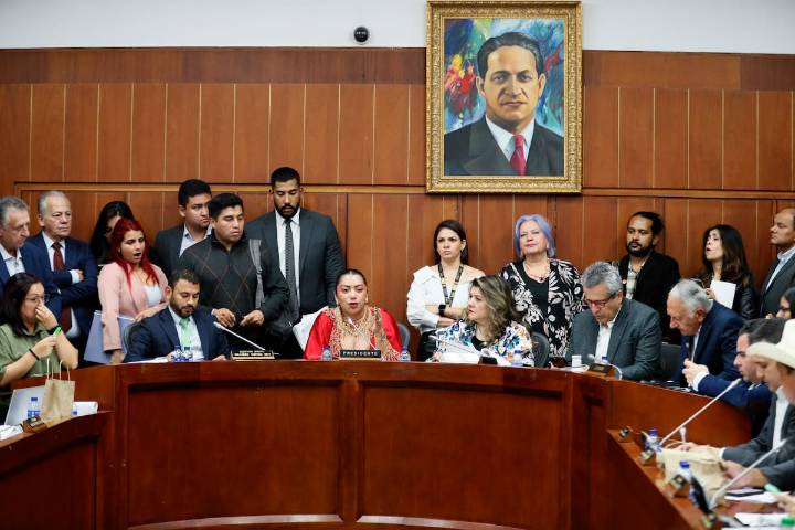 Reforma a la Salud: pese a radicación de ponencia alternativa, sigue sin despegar el tercer debate