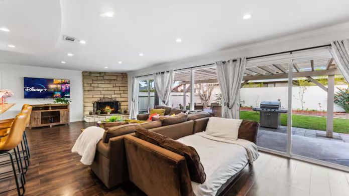 These Are the 11 Best Airbnbs in Anaheim for Those Spooktacular Oogie Boogie Bash Nights, Per a Disney Expert