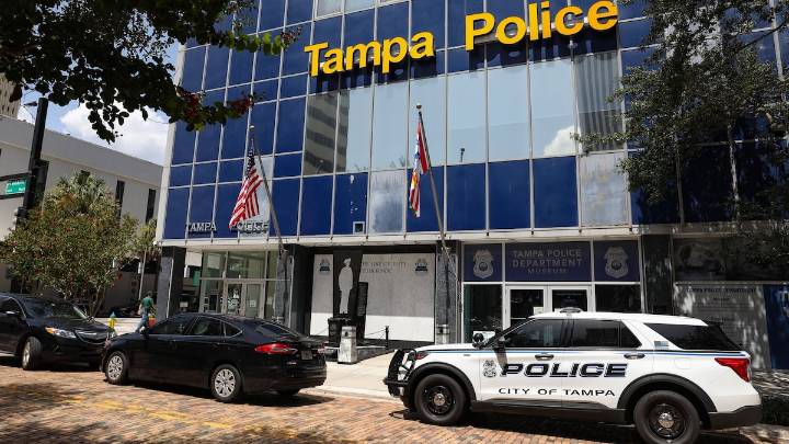 Tampa police employee charged with falsifying credentials for relative