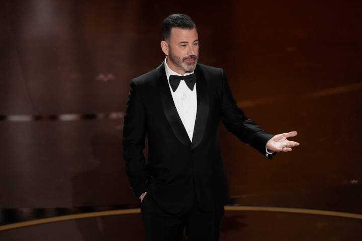 Jimmy Kimmel defiende la libertad de expresión en su monólogo de regreso a la tv