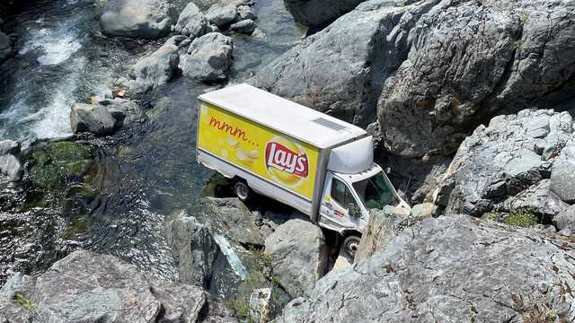 Frito-Lay truck plunges 150 feet into canyon in Northern California