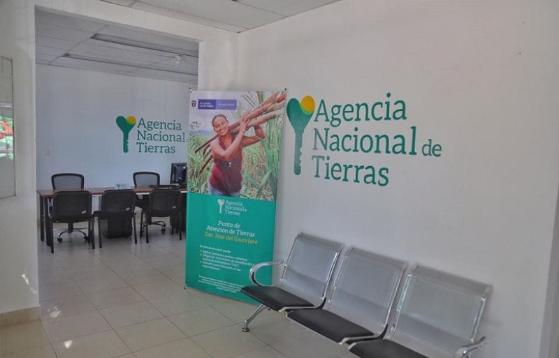 Campesinos de Baraya, Huila, protestan frente a Agencia Nacional de Tierras