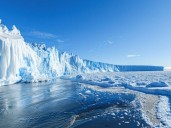 La agonía del iceberg más grande del mundo por un veloz derretimiento: "En unas semanas será irreconocible"