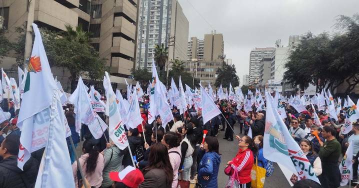 EsSalud reafirma diálogo con sindicatos en huelga y garantiza continuidad de atención a asegurados