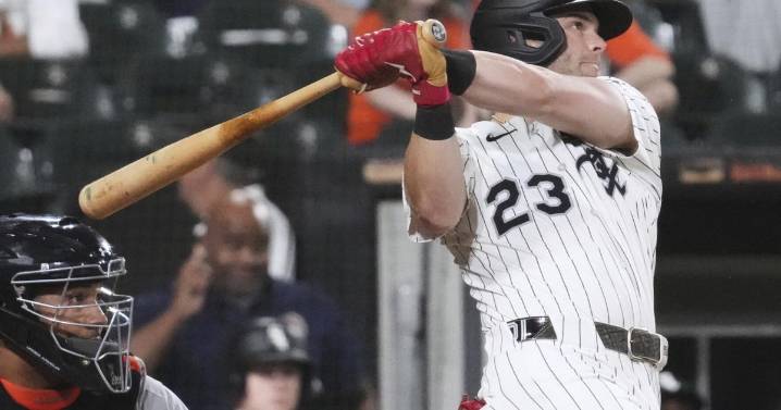 White Sox place OF Andrew Benintendi on injured list with left Achillies tendinitis
