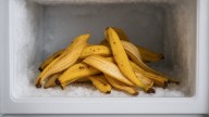Congelar cáscara de banana: para qué sirve y cómo aprovecharla