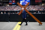 Trump viaja a Arizona para incitar a la cacería de antiMAGA en el funeral de Kirk