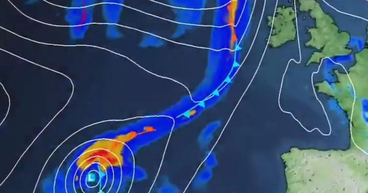 Met Office issues Hurricane Gabrielle update as UK to be hit with heavy rain and strong winds