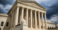 Corte Suprema de EE.UU. revisará en noviembre legalidad de aranceles de Trump
