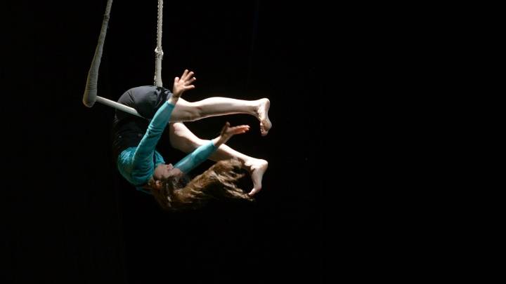 Muere una acróbata española tras caer del trapecio durante un número circense en Alemania