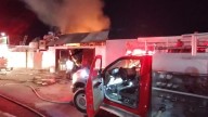 Incendio consume recicladora en la colonia La Merced de Torreón