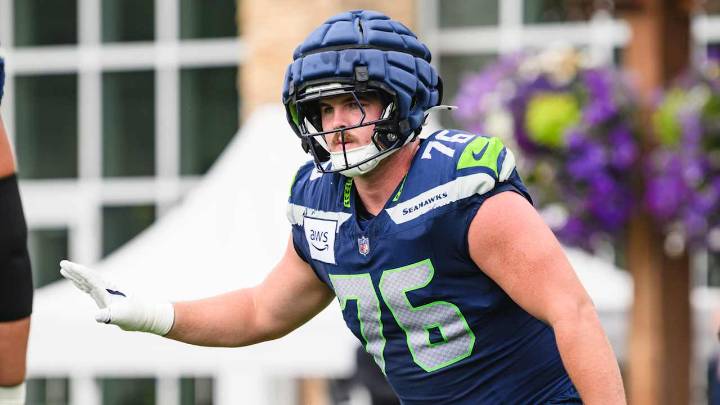 Rookie Grey Zabel Is a 'Steadying Force' On Seattle's O