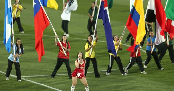 8 minutos con banderas y un show visual y musical: así inauguraron el Mundial Sub