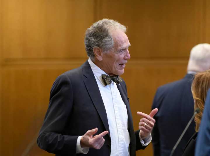 A Democrat and a Republican will team up to try to ban masked law enforcement in Oregon