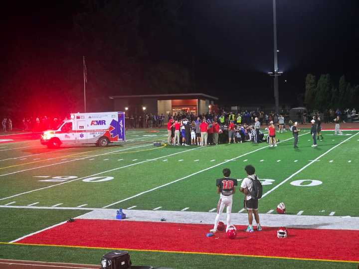 Injury causes premature end to football game between David Douglas and Gresham