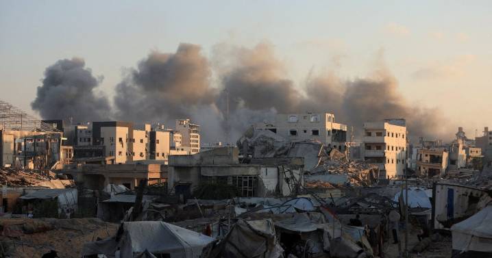 Israel aumenta la intensidad de sus bombardeos sobre Ciudad de Gaza