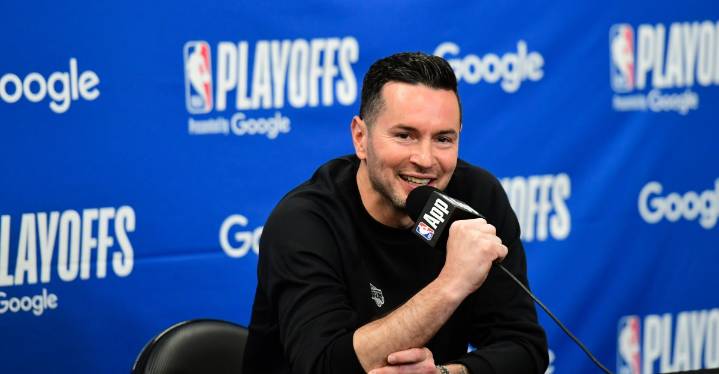 Rob Pelinka announces Lakers gave JJ Redick contract extension over offseason