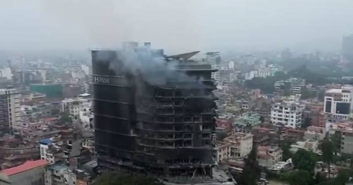 Completamente carbonizado: dron muestra cómo quedó el hotel Hilton tras violentas protestas en Nepal
