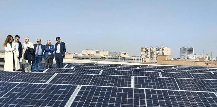 Zaragoza instalará placas solares en 18 edificios públicos para reducir 545 toneladas de CO2 al año