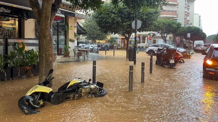 Alerta roja en Baleares por lluvias torrenciales: última hora del temporal de hoy en Ibiza y Formentera, en directo
